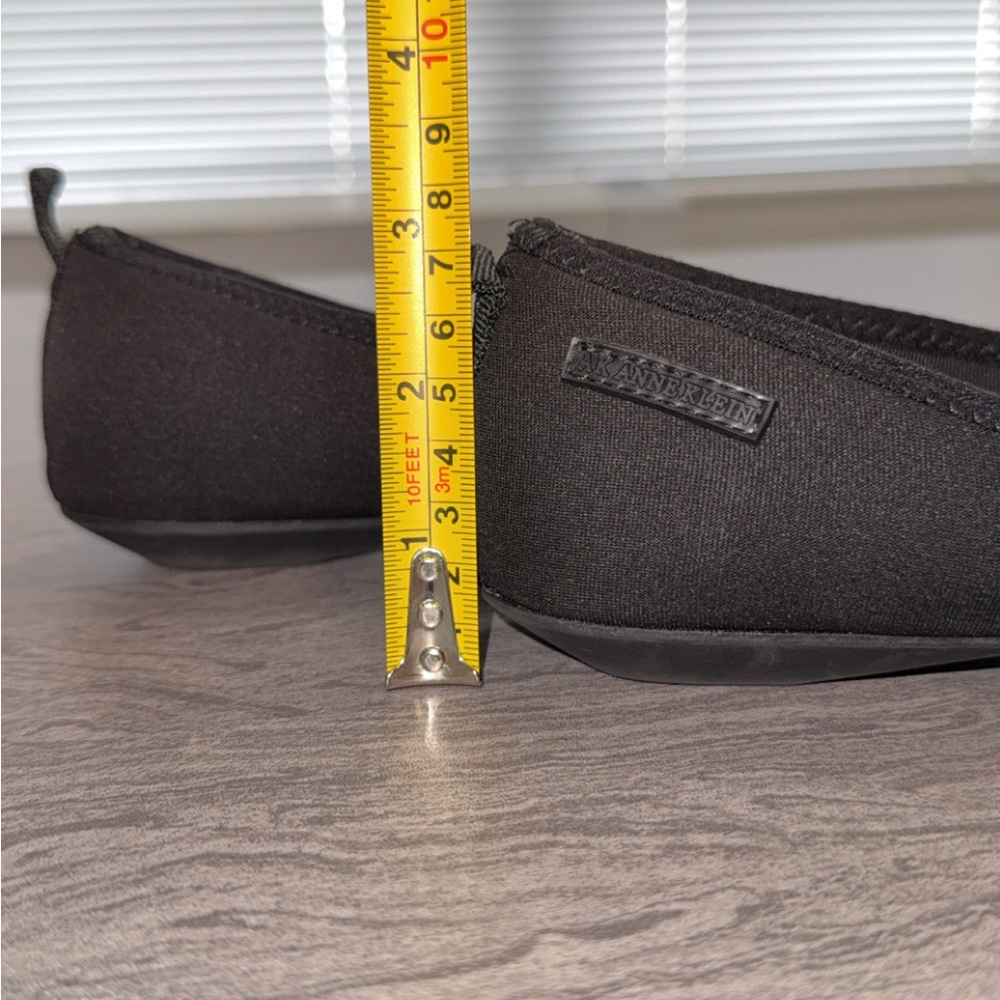 Anne Klein Black Womens Flats - Picture 6 of 6